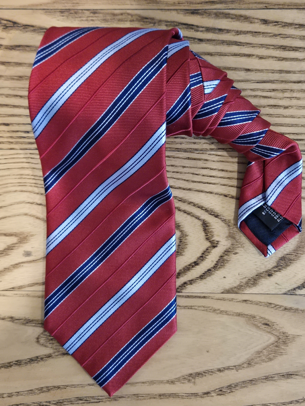 Gorgeous Classic Ermenegildo Zegna Red Striped Tie